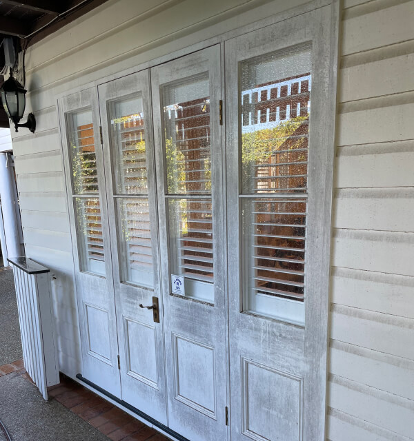 House Washing Entrance Before